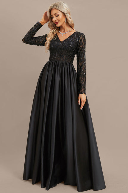 Robe Noire Luxe Satinée Élégante - gallery 3
