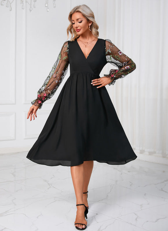 Robe Noire Luxe À Manches Brodées - gallery 1