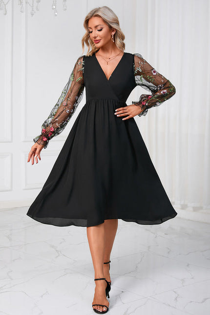 Robe Noire Luxe À Manches Brodées - gallery 1